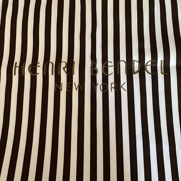 2 Large Henri Bendel Dustbags Size 16” x 15” - Picture 3 of 8